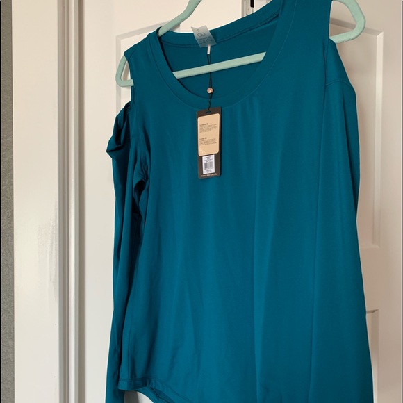 CALIA by Carrie Underwood Tops - Calia cold shoulder top